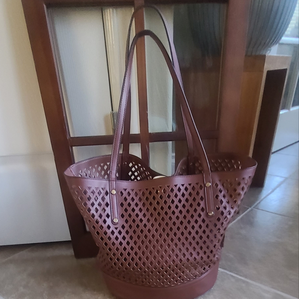 Inc Inc Internationalconcepts Inc Kourtney Laser Cut Tote